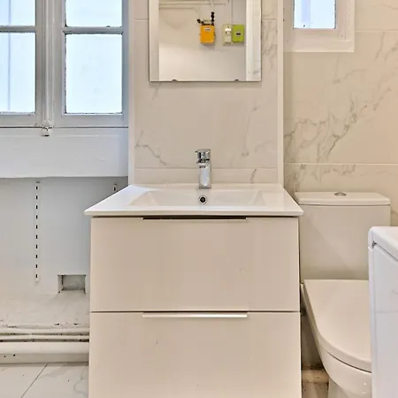 Peaceful Parc Des Buttes-chaumont - Ii *